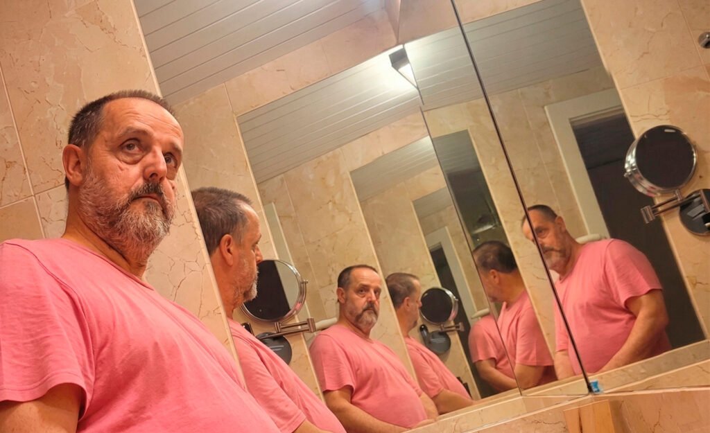 foto de luis en espejo